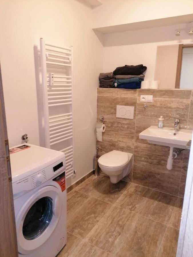 Brand New Studio Apartment #51 With Free Secure Parking In The Center Prag Exteriör bild