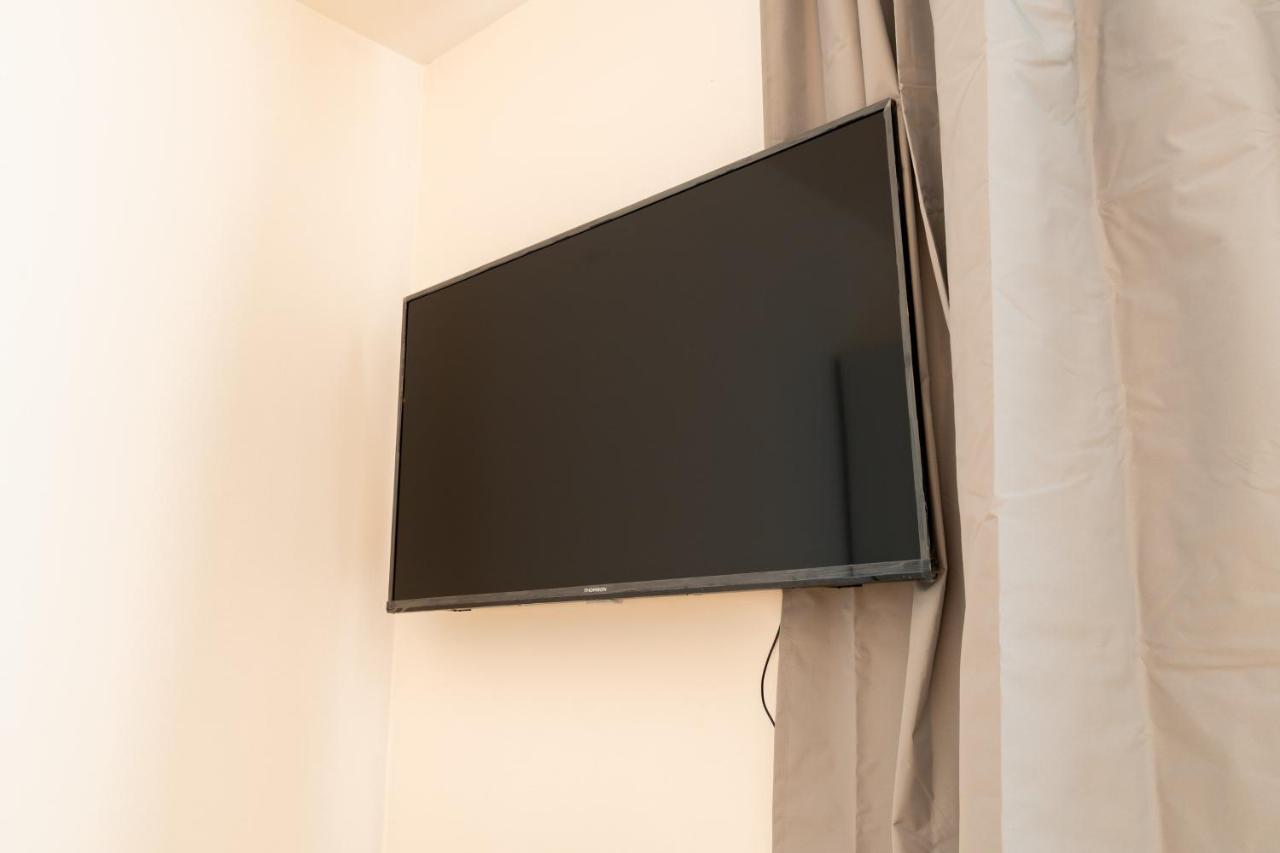 Brand New Studio Apartment #51 With Free Secure Parking In The Center Prag Exteriör bild