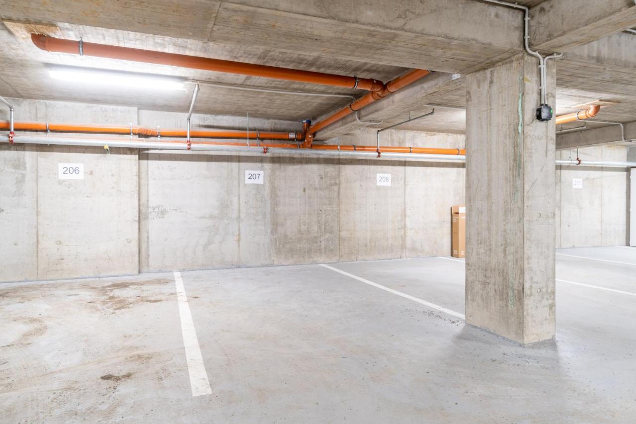 Brand New Studio Apartment #51 With Free Secure Parking In The Center Prag Exteriör bild